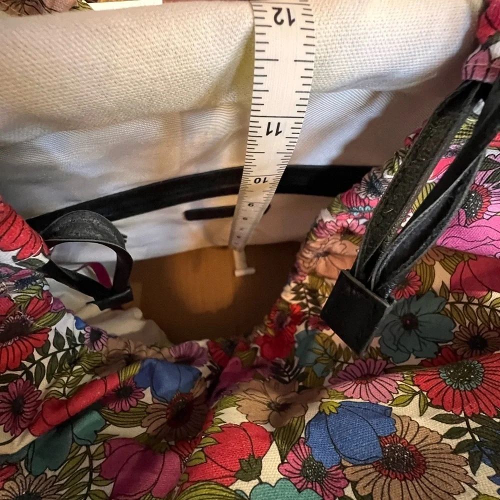 NWT On 34th Isabellaa Straw Tote Bag, black/white with floral tie up - Picture 9 of 10